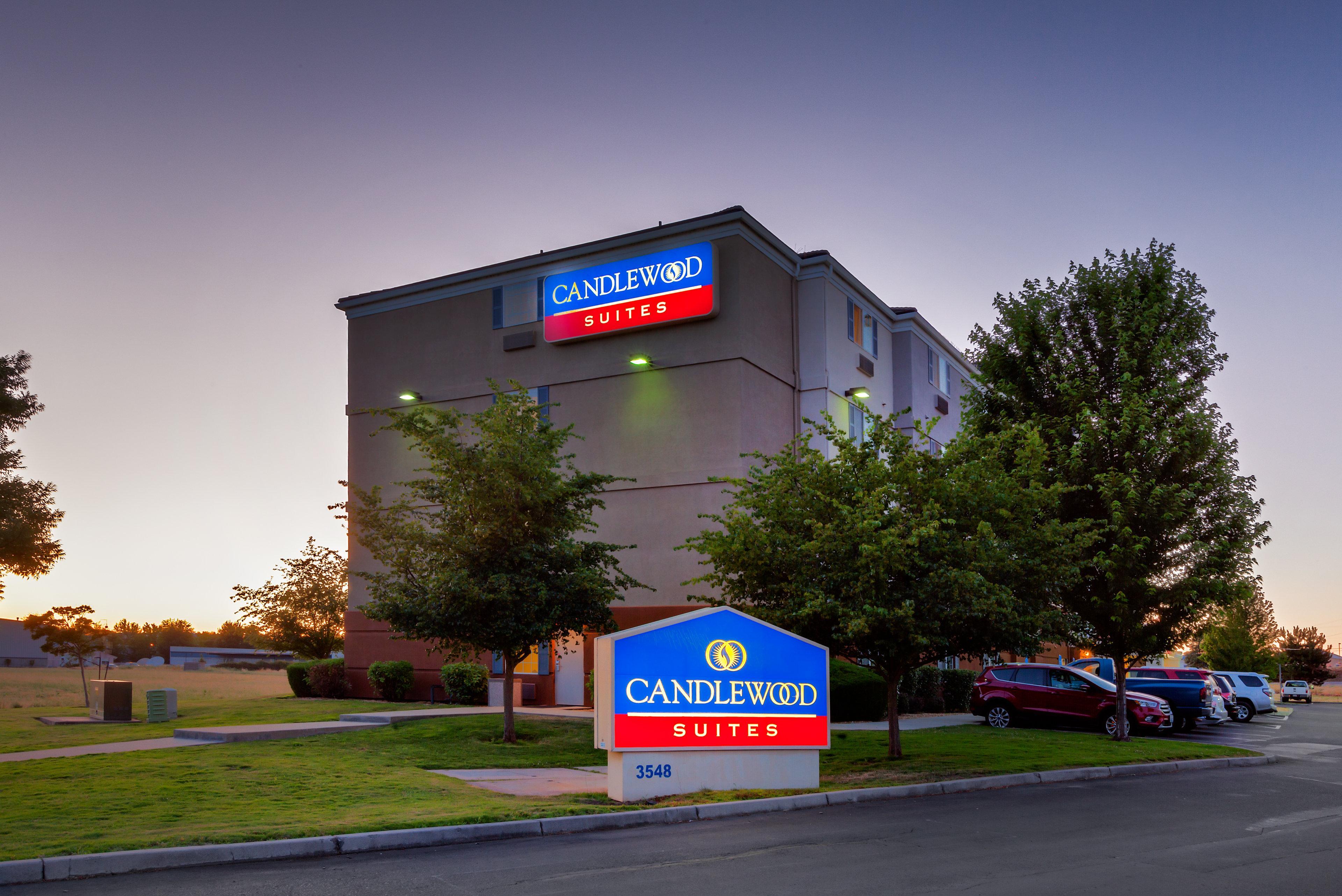 Candlewood Suites Medford By Ihg Exterior photo