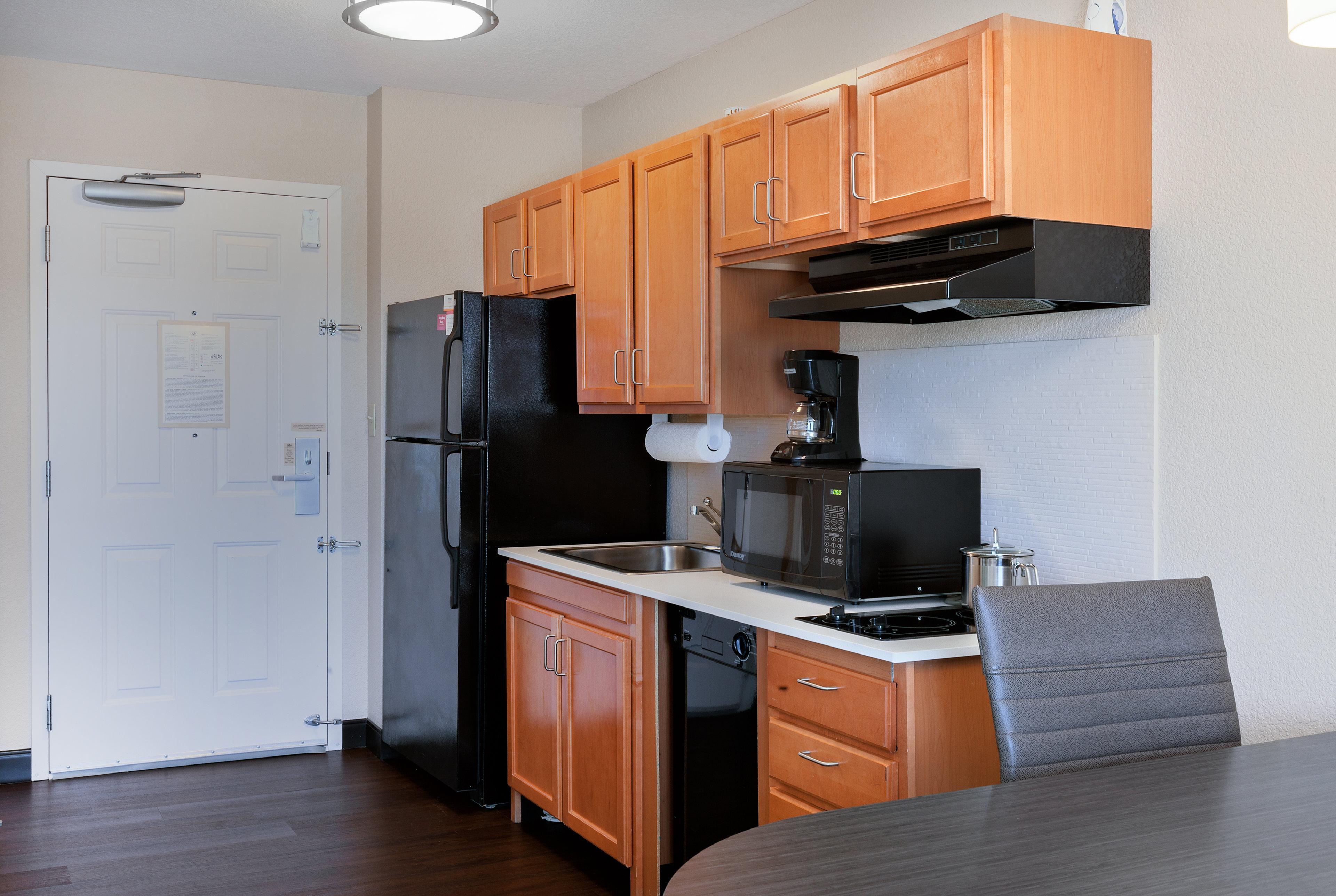 Candlewood Suites Medford By Ihg Exterior photo