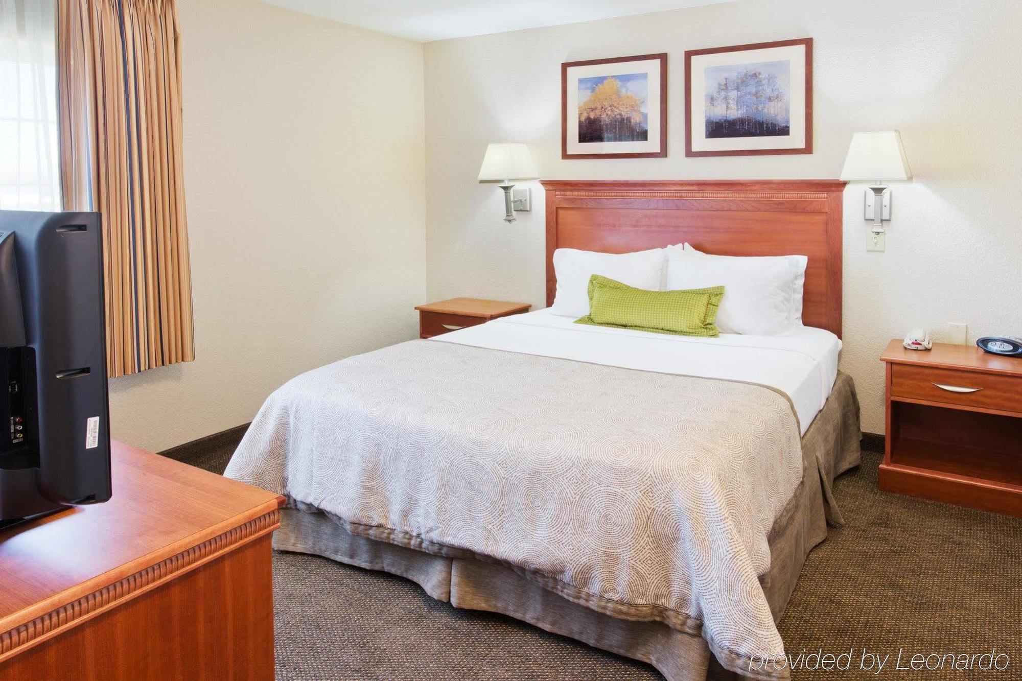 Candlewood Suites Medford By Ihg Exterior photo